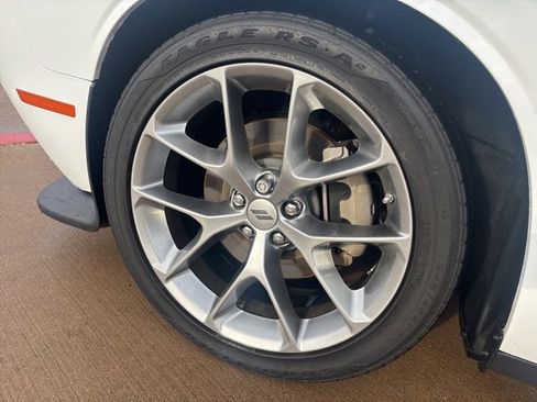 Used 2023 Dodge Challenger GT image 9