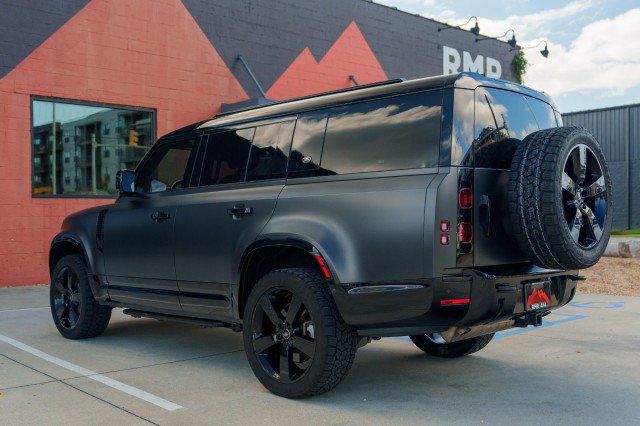 Used 2023 Land Rover Defender 130 X-Dynamic SE AWD/4WD image 7