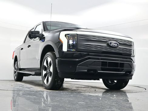 Used 2024 Ford F150 Lightning Lariat image 48