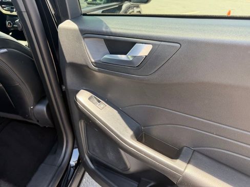 Used 2025 Ford Escape ST-Line FWD image 33