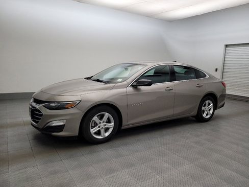 Used 2024 Chevrolet Malibu LS FWD image 2