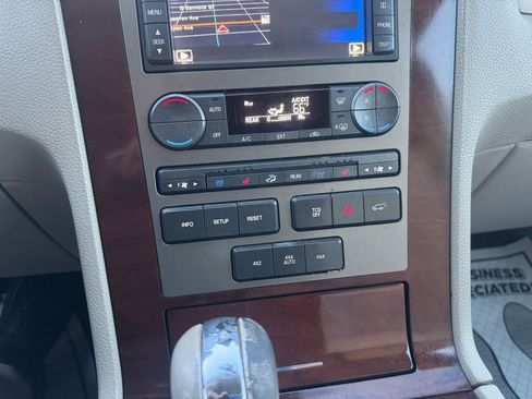 Used 2014 Lincoln Navigator 4WD image 27