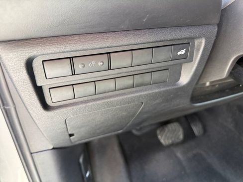 Used 2024 Mitsubishi Outlander SE AWD/4WD image 29