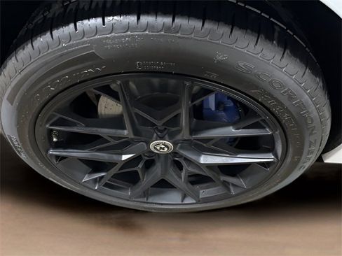 Used 2017 Land Rover Range Rover Sport SVR image 9