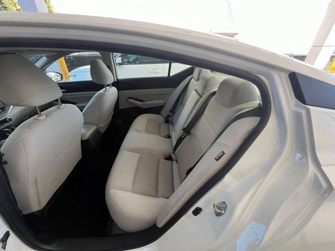 Used 2025 Nissan Altima 2.5 SV FWD image 27