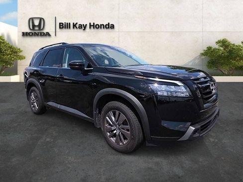 Used 2024 Nissan Pathfinder SV w/ SV Premium Package AWD/4WD image 1