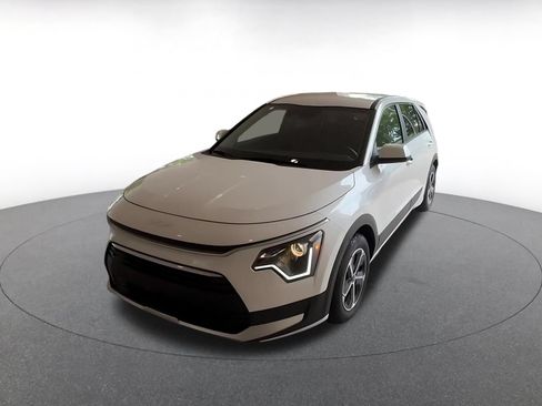 Used 2026 Kia Niro LX FWD image 7