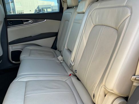 Used 2019 Lincoln Nautilus Reserve image 17