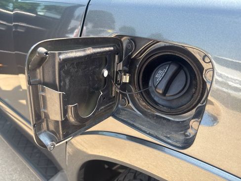 Used 2009 Nissan Armada SE w/ Premium Pkg AWD/4WD image 17