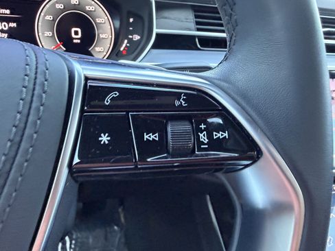 Used 2024 Audi A8 L 3.0T image 29