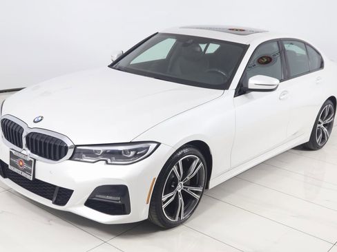 Used 2022 BMW 330i xDrive Sedan w/ M Sport Package image 21