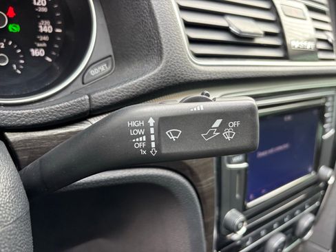 Used 2018 Volkswagen Passat 2.0T SE w/ SE Lighting Package image 21