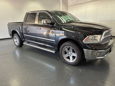 Used 2016 RAM 1500 Laramie AWD/4WD image 2