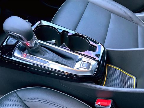 Used 2025 Chevrolet Trax ACTIV w/ Sunroof Package image 17