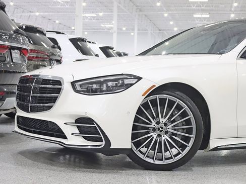 Used 2022 Mercedes-Benz S 580 4MATIC Sedan image 2