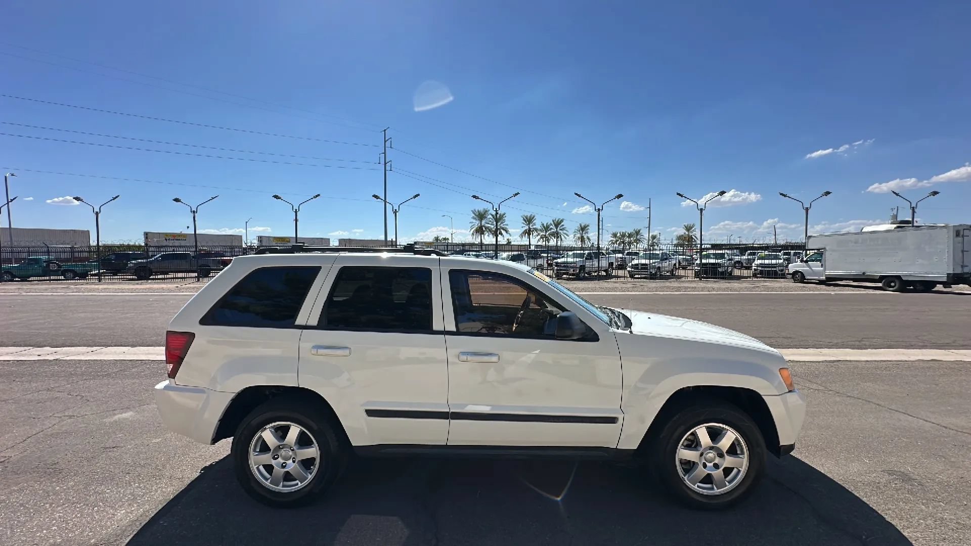 Used 2009 Jeep Grand Cherokee Laredo w/ Trailer Tow Group AWD/4WD image 6