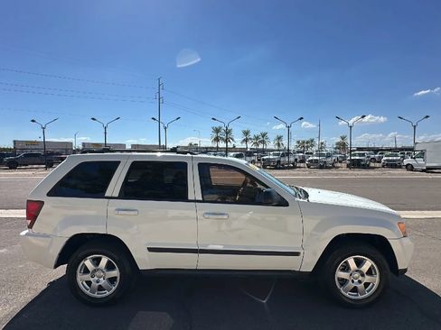 Used 2009 Jeep Grand Cherokee Laredo w/ Trailer Tow Group AWD/4WD image 6
