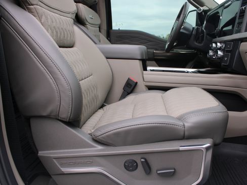 Used 2026 Ford F350 Platinum w/ Platinum Plus Package image 18