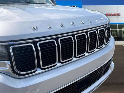 Used 2023 Jeep Wagoneer Series II AWD/4WD image 33