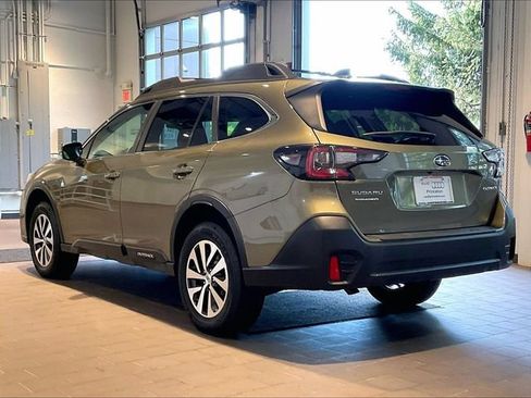 Used 2022 Subaru Outback Premium AWD/4WD image 4