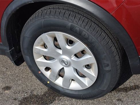 Used 2019 Nissan Rogue Sport S image 11