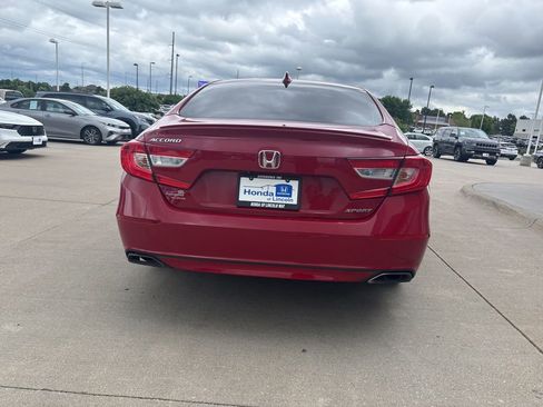 Used 2018 Honda Accord Sport image 6