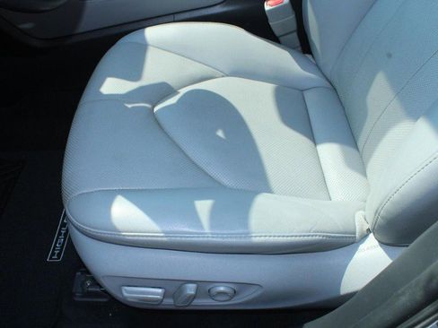 Certified 2020 Toyota Highlander Limited image 16