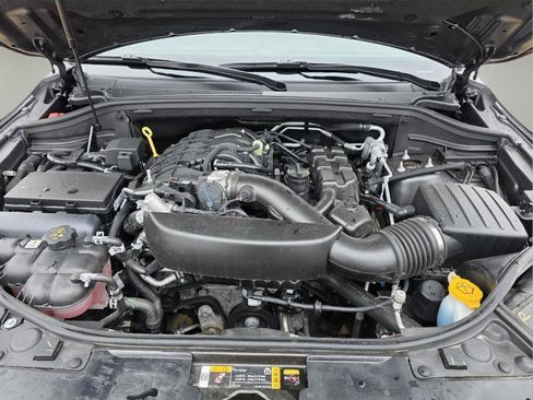 Used 2024 Dodge Durango GT image 40