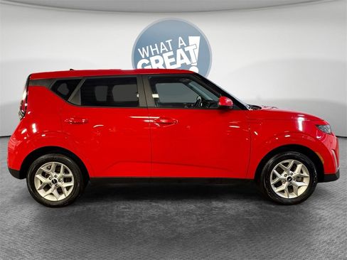 Certified 2024 Kia Soul LX w/ Option Group 015 image 2