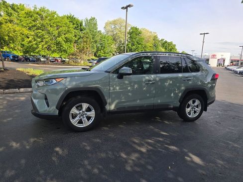 Used 2020 Toyota RAV4 XLE w/ Convenience Package AWD/4WD image 3