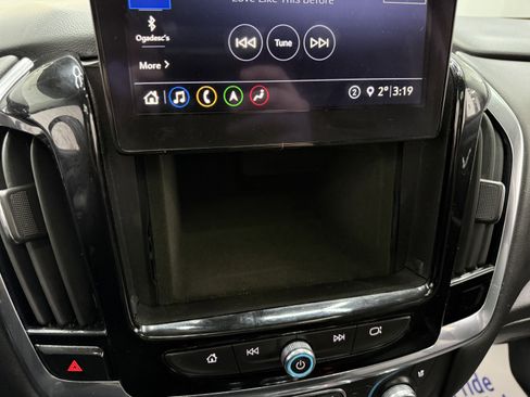 Used 2021 Chevrolet Traverse Premier image 17