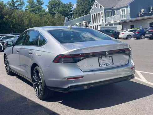 Used 2023 Honda Accord Touring image 6