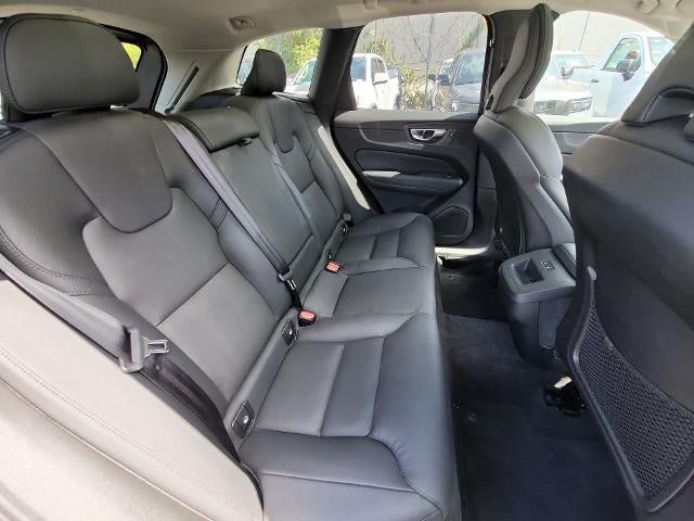 Used 2025 Volvo XC60 B5 Plus AWD/4WD image 25