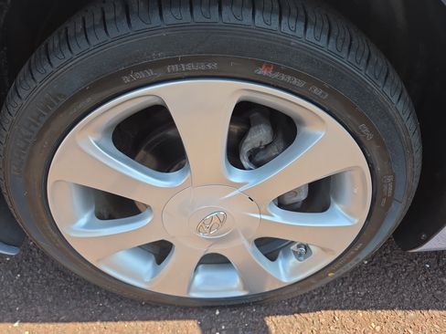 Used 2012 Hyundai Elantra Limited FWD image 12