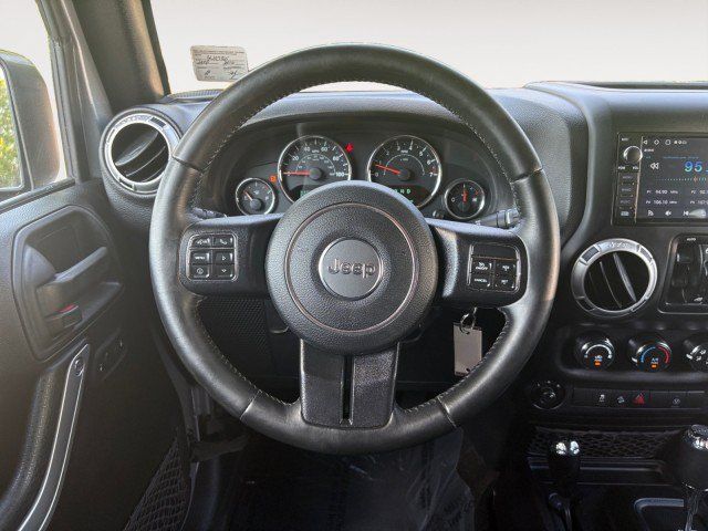 Used 2016 Jeep Wrangler Unlimited Sahara w/ Connectivity Group AWD/4WD image 12