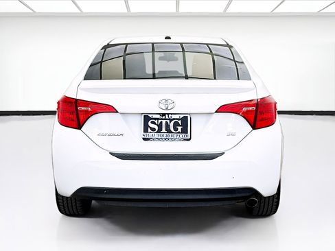 Used 2017 Toyota Corolla SE FWD image 5