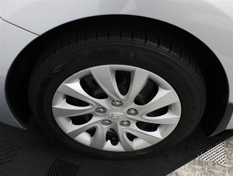 Used 2013 Hyundai Elantra GLS FWD image 19
