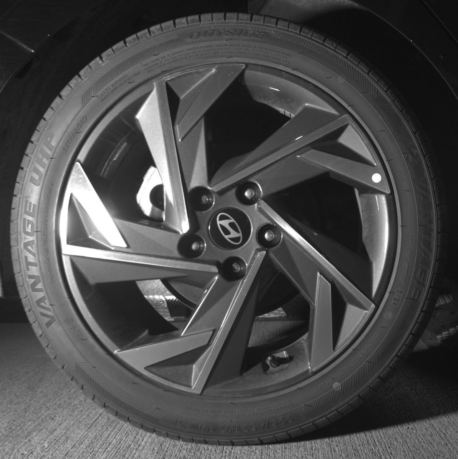 Used 2025 Hyundai Elantra Limited FWD image 18