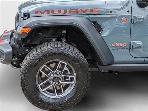 New 2025 Jeep Gladiator Mojave w/ Convenience Group image 10