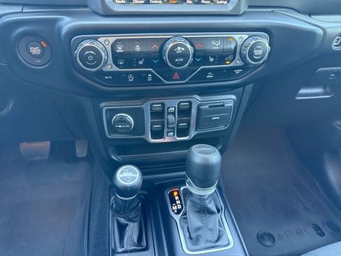 Used 2023 Jeep Gladiator Sport AWD/4WD image 16