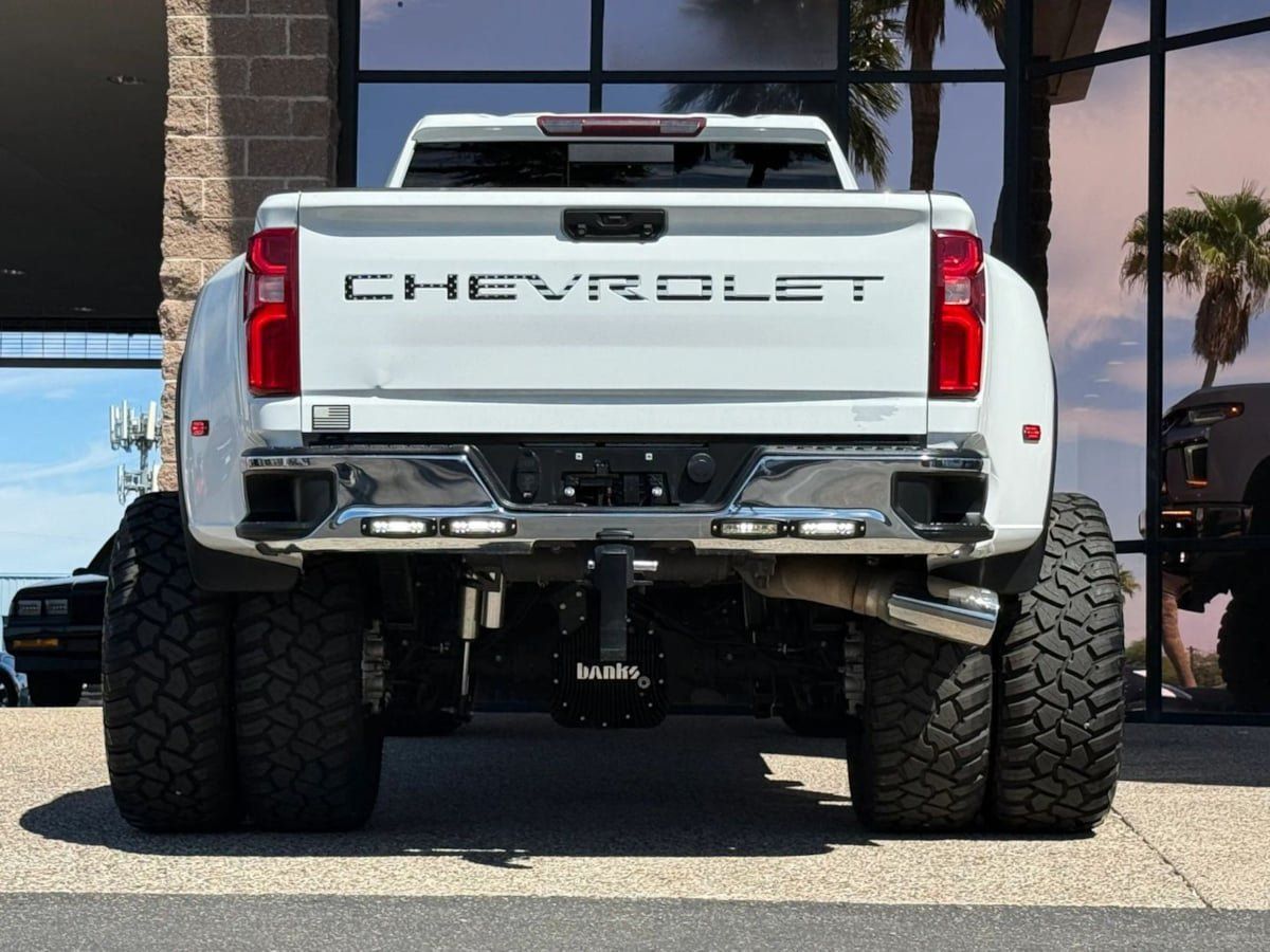 Used 2022 Chevrolet Silverado 3500 LT w/ Convenience Package AWD/4WD image 10