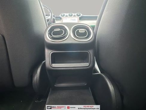 Used 2023 Mercedes-Benz GLC 300 4MATIC image 14