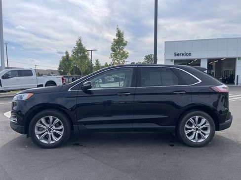 Certified 2023 Ford Edge Titanium AWD/4WD image 2