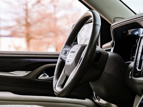 Used 2021 GMC Yukon Denali image 52