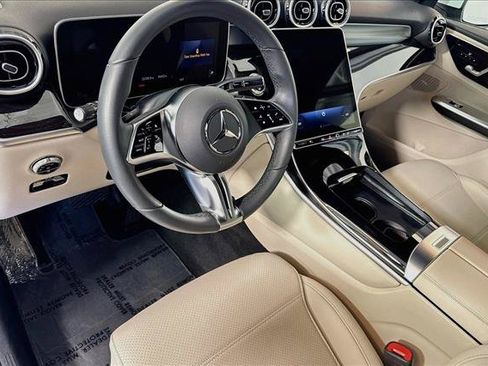 Used 2026 Mercedes-Benz GLC 300 4MATIC image 9
