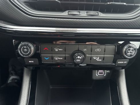 New 2026 Jeep Compass Latitude image 67