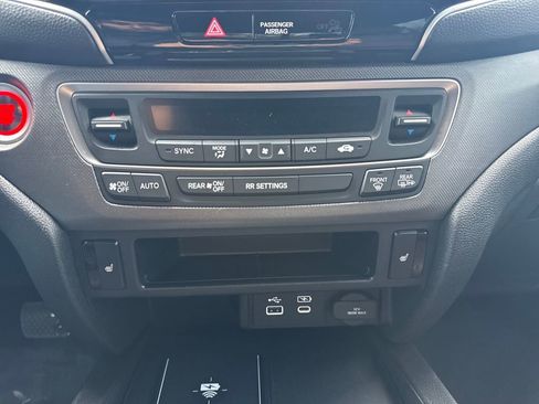 Used 2025 Honda Ridgeline RTL image 17