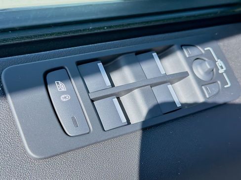 New 2026 Land Rover Discovery Sport Landmark image 23