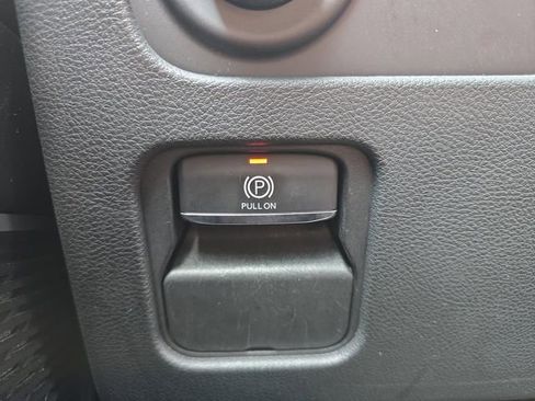 Used 2024 Jeep Wagoneer L Series II RWD image 30