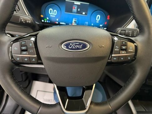 Used 2025 Ford Escape Platinum AWD/4WD image 16